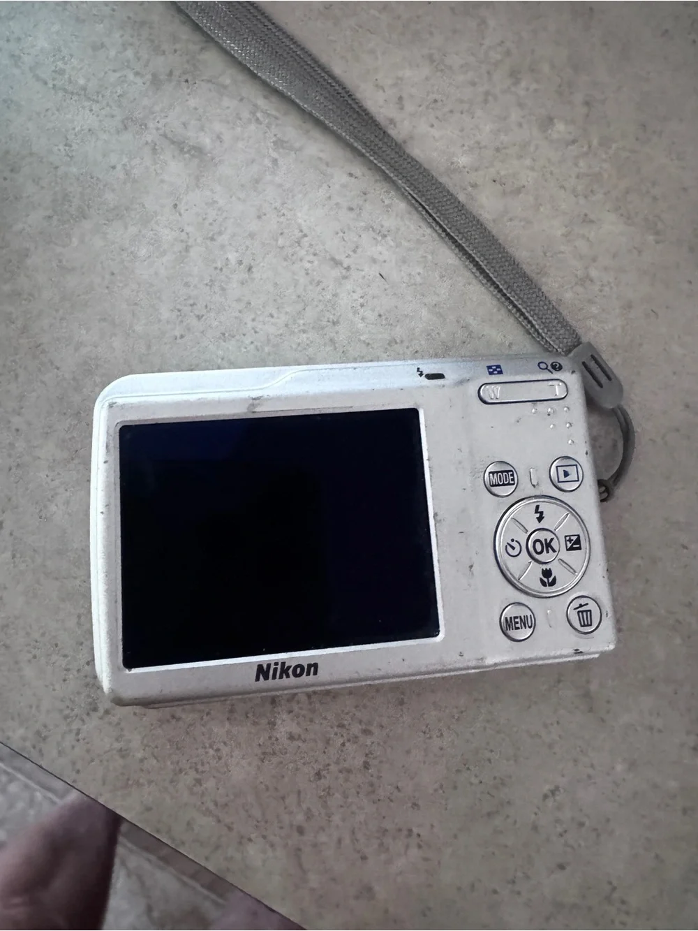 NIKON Coolpix S202 8.0 MP 3x Optical Zoom Digital Camera  w/o battery